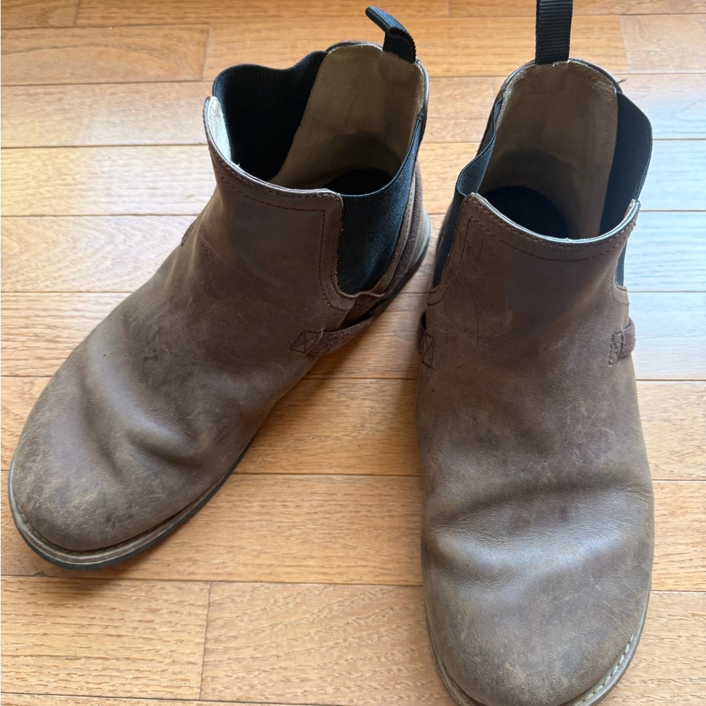 Brown Suede Chelsea Boots with Elastic Panels